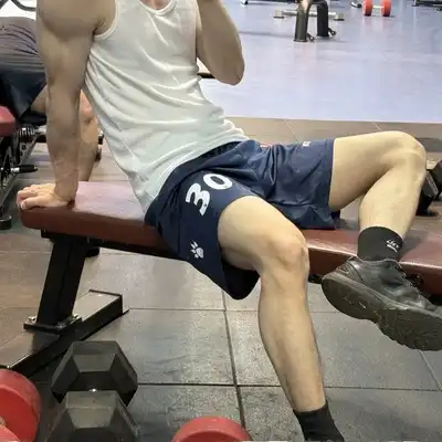 杨亮